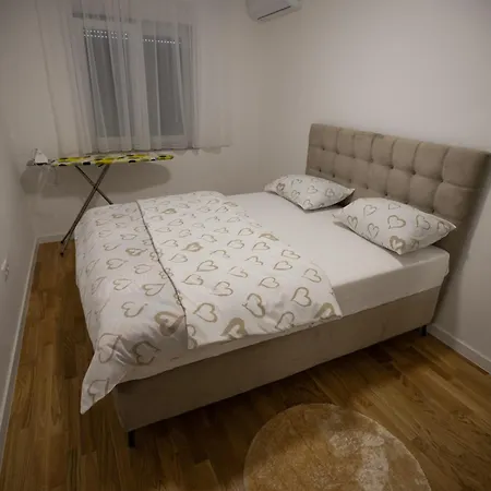 Lana Apartman
