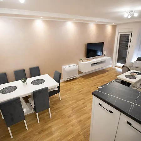 Apartman Lana *